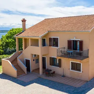https://apartments-marina-veskovic.primorje-gorskikotar.com
